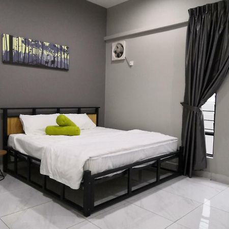 Re-Roomy Stay Ipoh Bagian luar foto