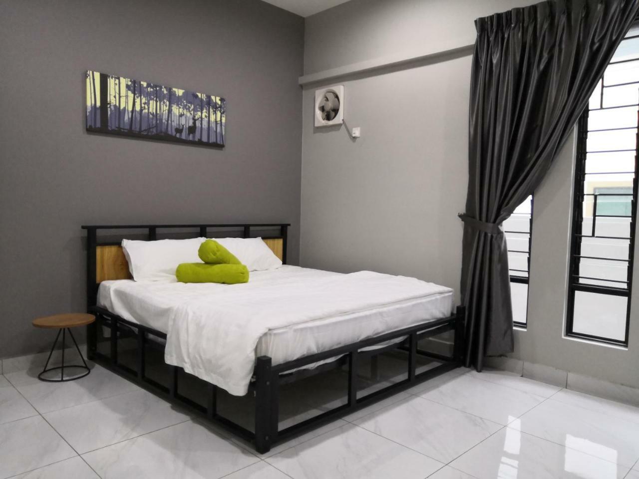 Re-Roomy Stay Ipoh Bagian luar foto