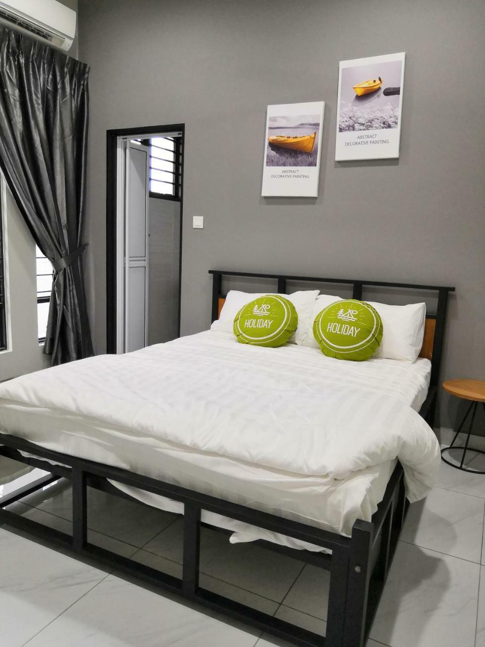 Re-Roomy Stay Ipoh Bagian luar foto